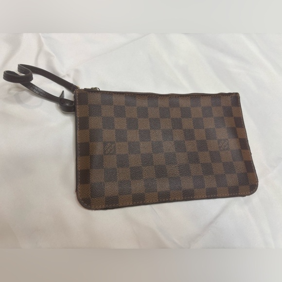 Louis Vuitton Damier Ebene Neverfull Pochette - Picture 1 of 6